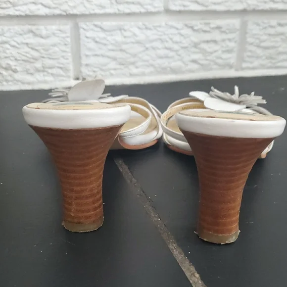 Figaro Club Ivory Floral Mid-Heel Slide Sandals With Heels Sz 5.5 Feminine Cute - Picture 6 of 11